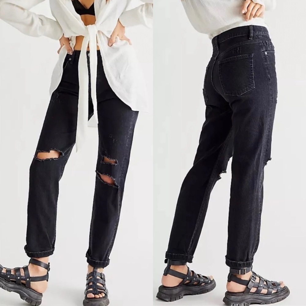 NWT Free People Bren High Rise Distressed Boyfriend Jeans in Black Magic